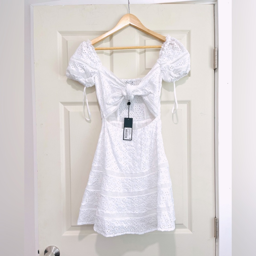 NWT Gianni Bini Sawyer Eyelet Tie Front Dress in White